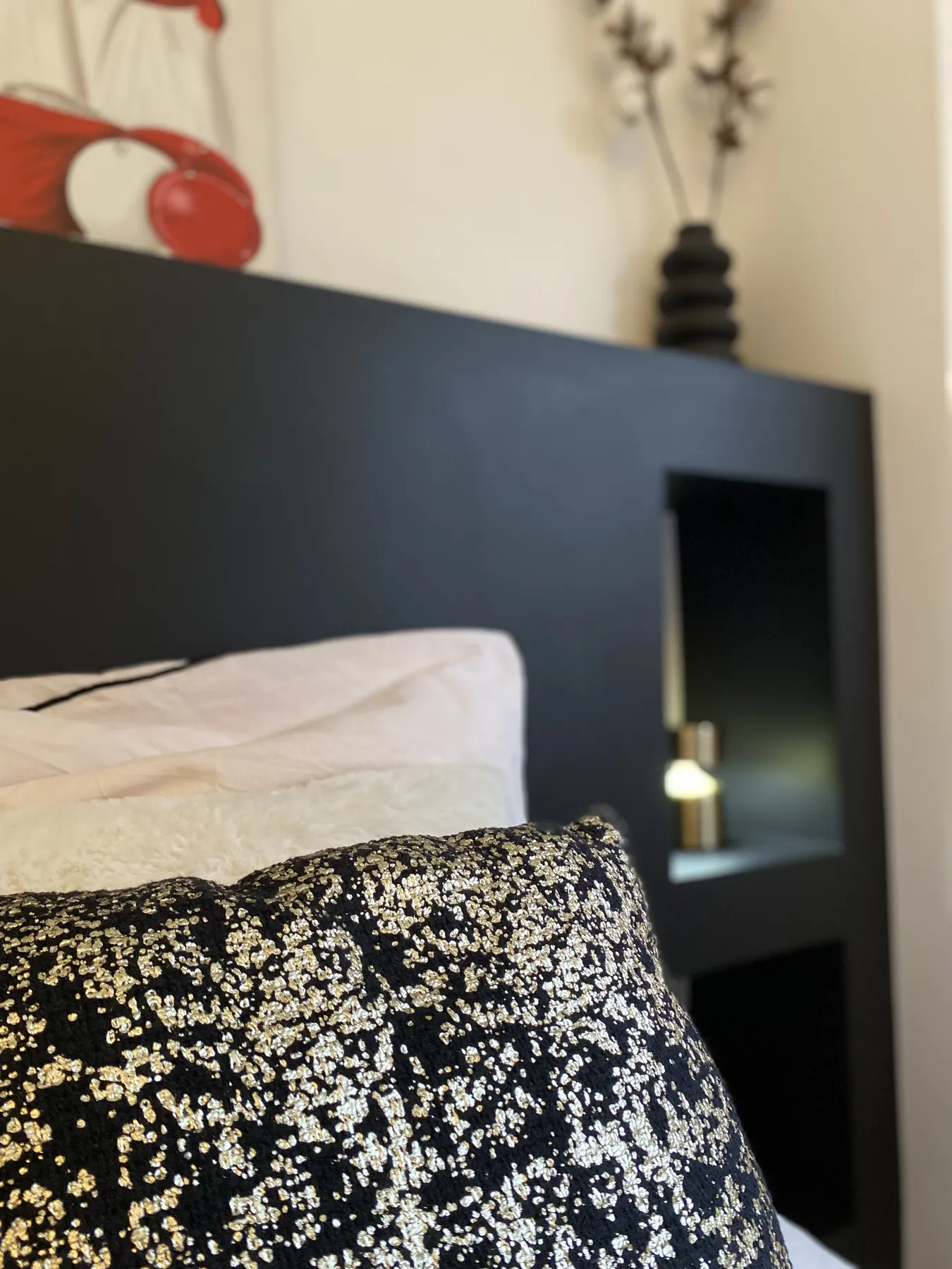Seconde chambre rénovée à Changé - vue 2